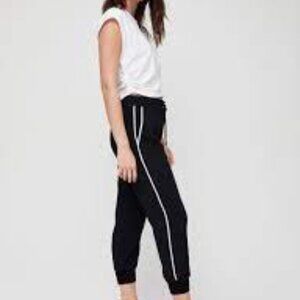 Aritzia Wilfred Buffon Pant Dressy jogger with side stripe black white sz Small